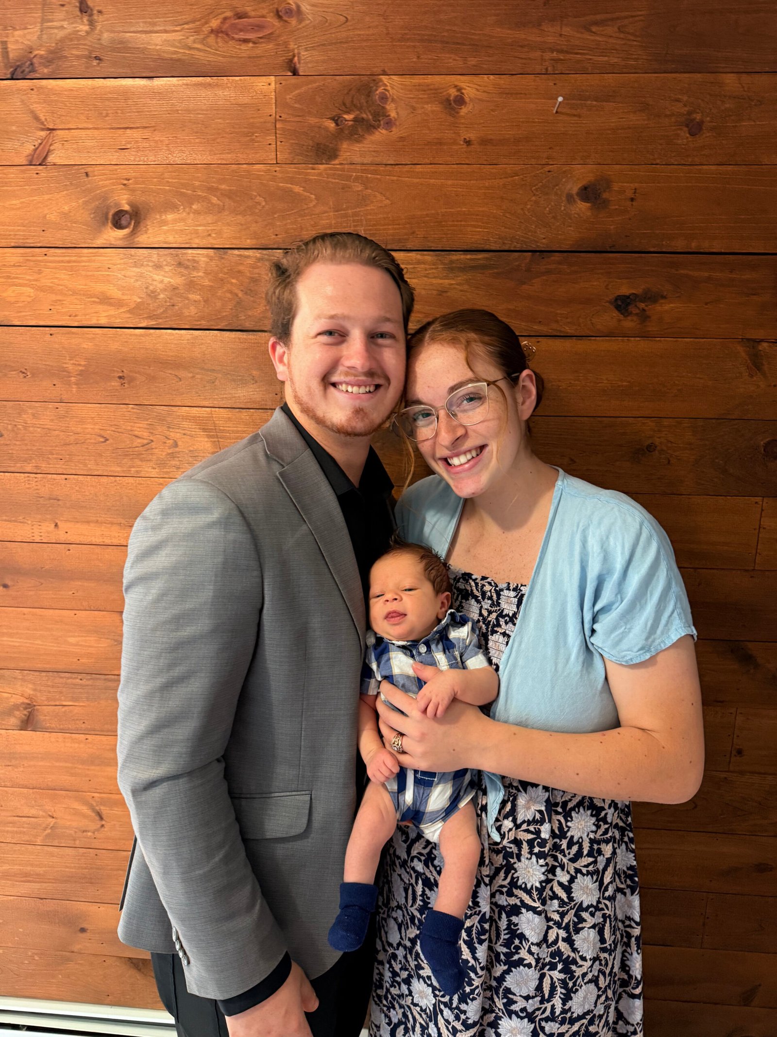 3 people posing for a picture.